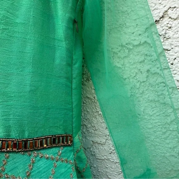 Formal raw silk Anarkali Indian gown green embroidered beaded wedding full skirt - Picture 7 of 10